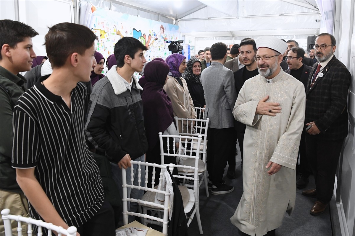Diyanet İşleri Başkanı Ali Erbaş, Diyanet İşleri Başkanlığı ve Türkiye Diyanet Vakfı...