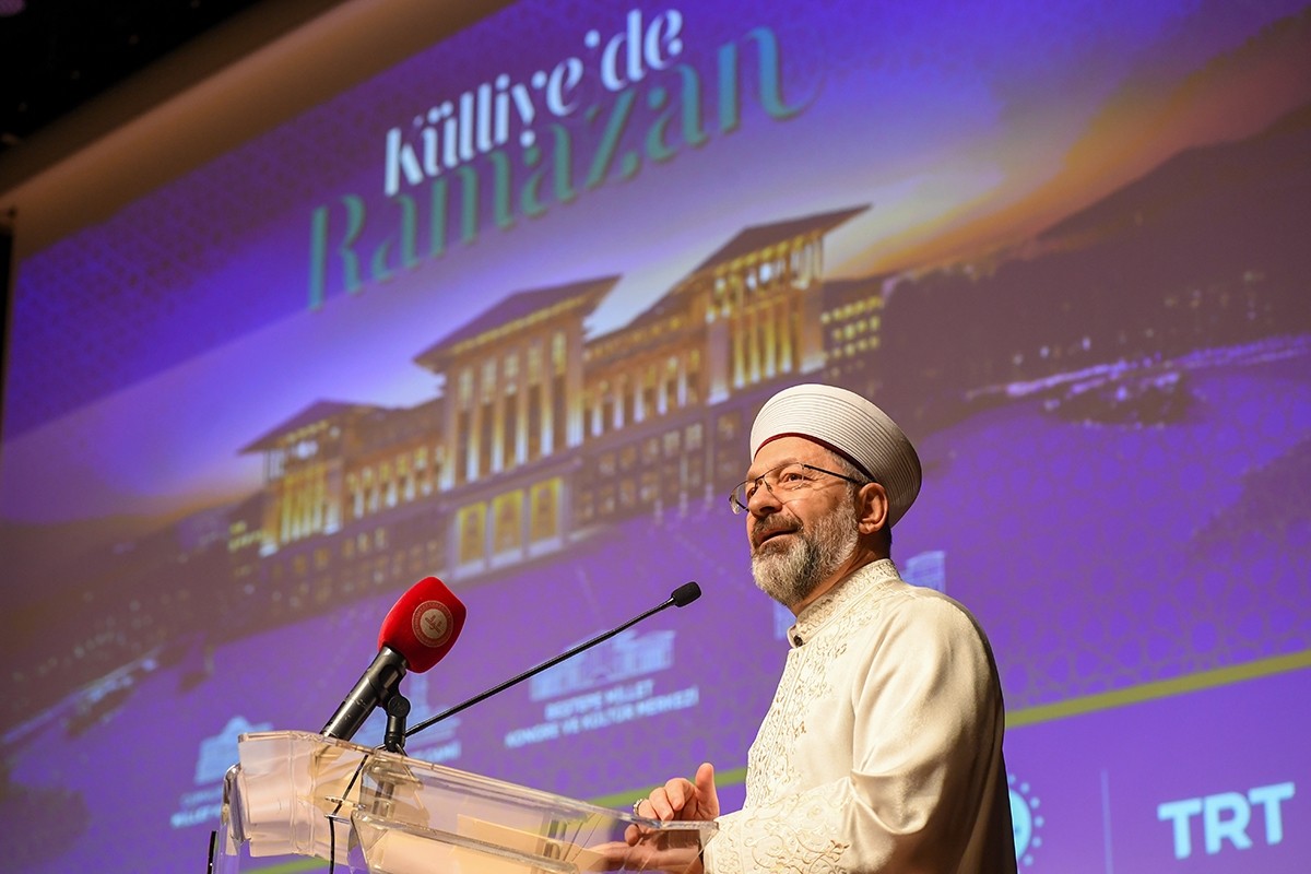 Diyanet İşleri Başkanı Ali Erbaş, Mushafları İnceleme ve Kıraat Kurulu Başkanlığı tarafından...