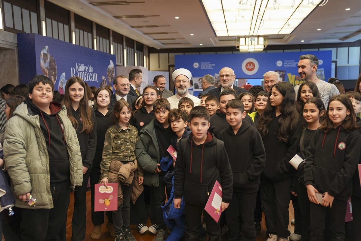 Diyanet İşleri Başkanı Ali Erbaş, "Külliye'de Ramazan" programı etkinlikleri kapsamında açılan...