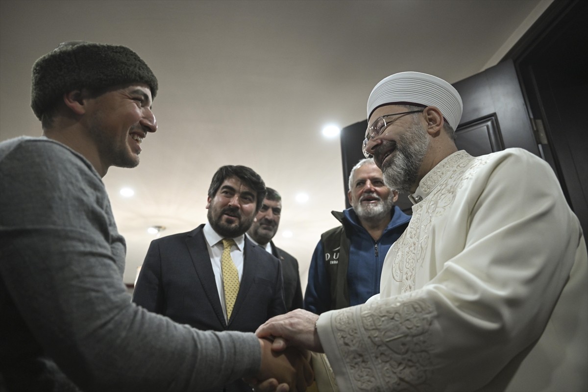 Diyanet İşleri Başkanı Ali Erbaş, yaklaşık 5 ay önce at sırtında İspanya'dan hac yolculuğuna çıkan...