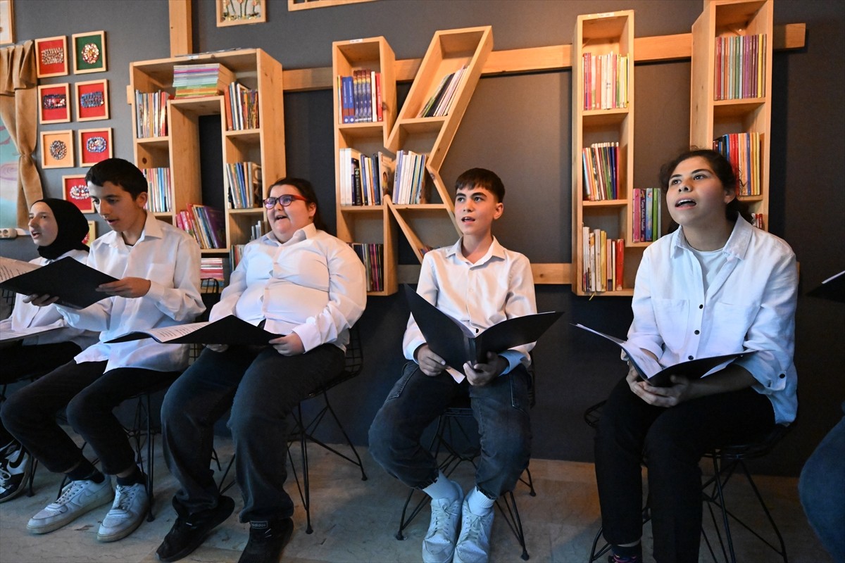 Düzce'de Özel Eğitim Meslek Okulu'nda down sendromlu ve otizmli öğrencilerin hazırladığı "Kadir...