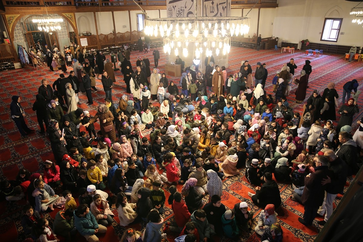 Edirne'de, çocuklara ramazan ayının önemini anlatmak ve oruç tutmaya alıştırmak amacıyla "İlk...