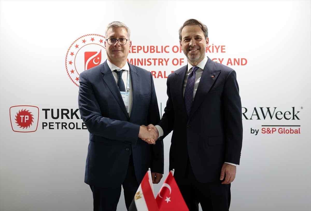 Enerji ve Tabii Kaynaklar Bakanı Alparslan Bayraktar, çeşitli temaslarda bulunmak üzere bulunduğu...