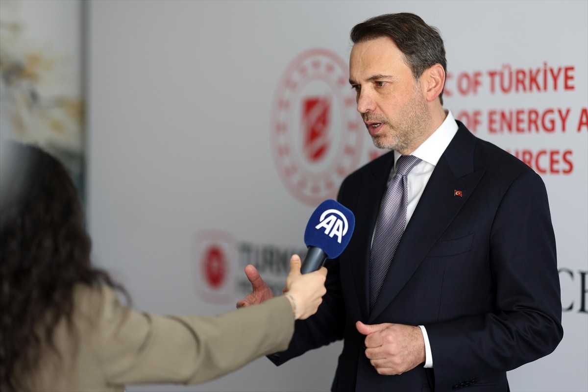 Enerji ve Tabii Kaynaklar Bakanı Alparslan Bayraktar, çeşitli temasları kapsamında bulunduğu...