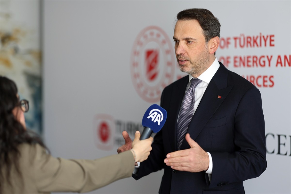 Enerji ve Tabii Kaynaklar Bakanı Alparslan Bayraktar, çeşitli temasları kapsamında bulunduğu...