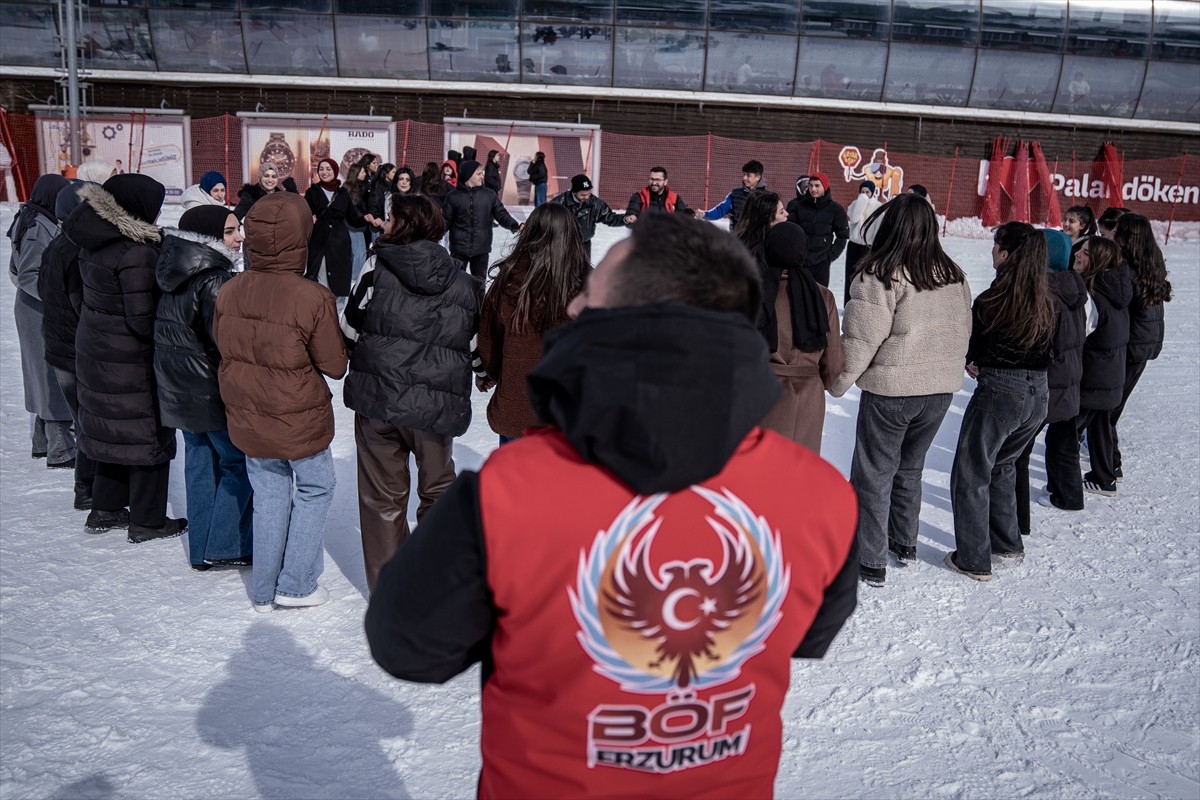 Erzurum İl Emniyet Müdürlüğü, "Gelecek Biziz" projesi kapsamında suça karışmaktan koruduğu...