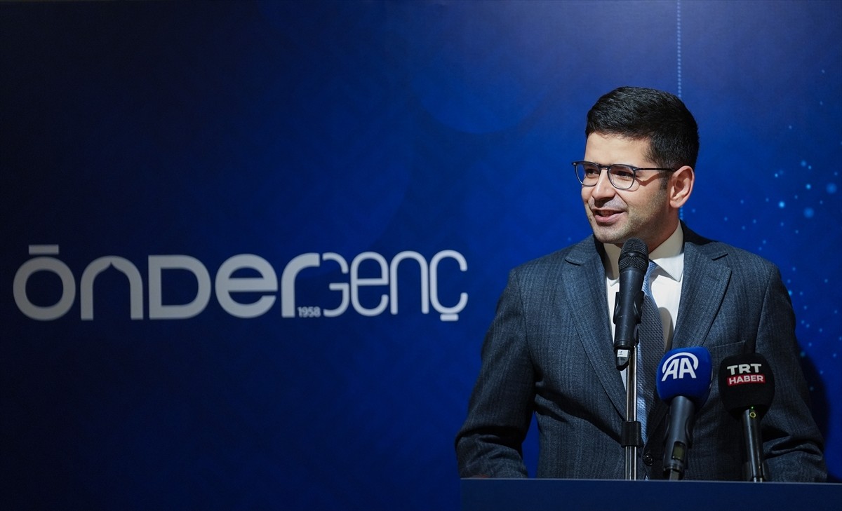 Finans dünyası temsilcileri gençlerle ÖNDER İmam Hatipliler Derneği'nin düzenlediği iftar...