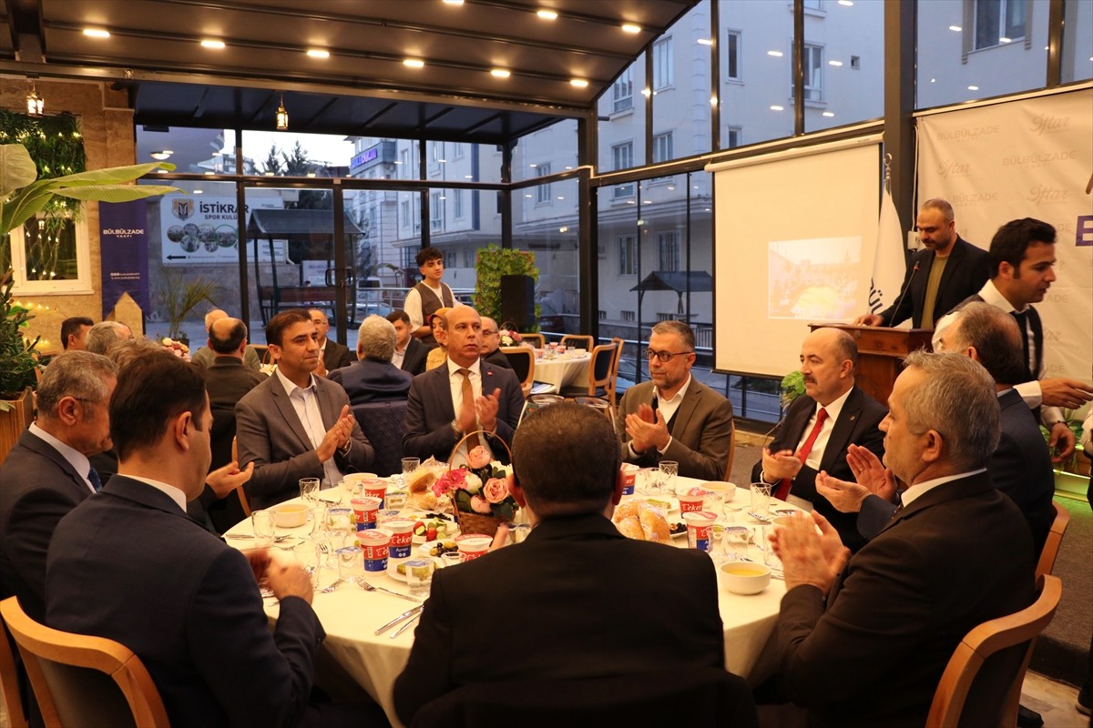 Gaziantep’te Bülbülzade Vakfı tarafından iftar programı gerçekleştirildi. Programda Gaziantep Vali...