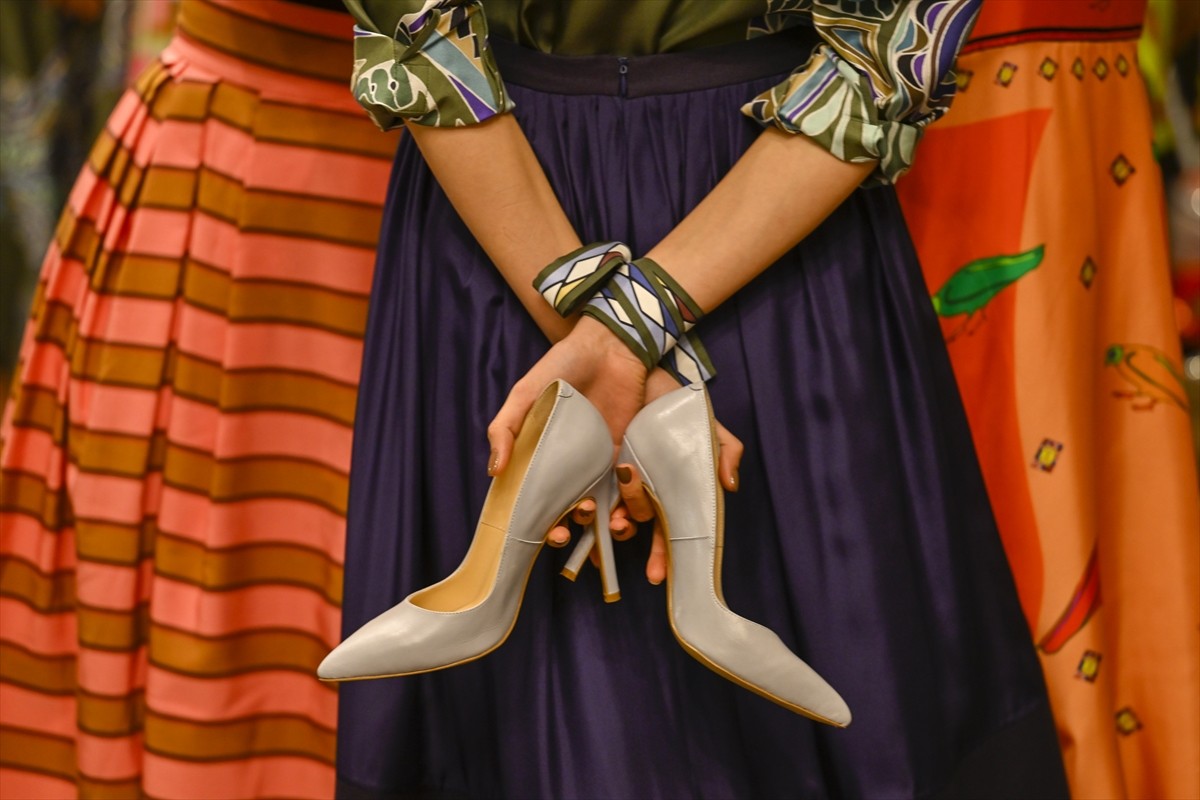 Gaziantep’te kadınlar tarafından dokunan, dünyaca ünlü giyim markalarının kullandığı geleneksel...