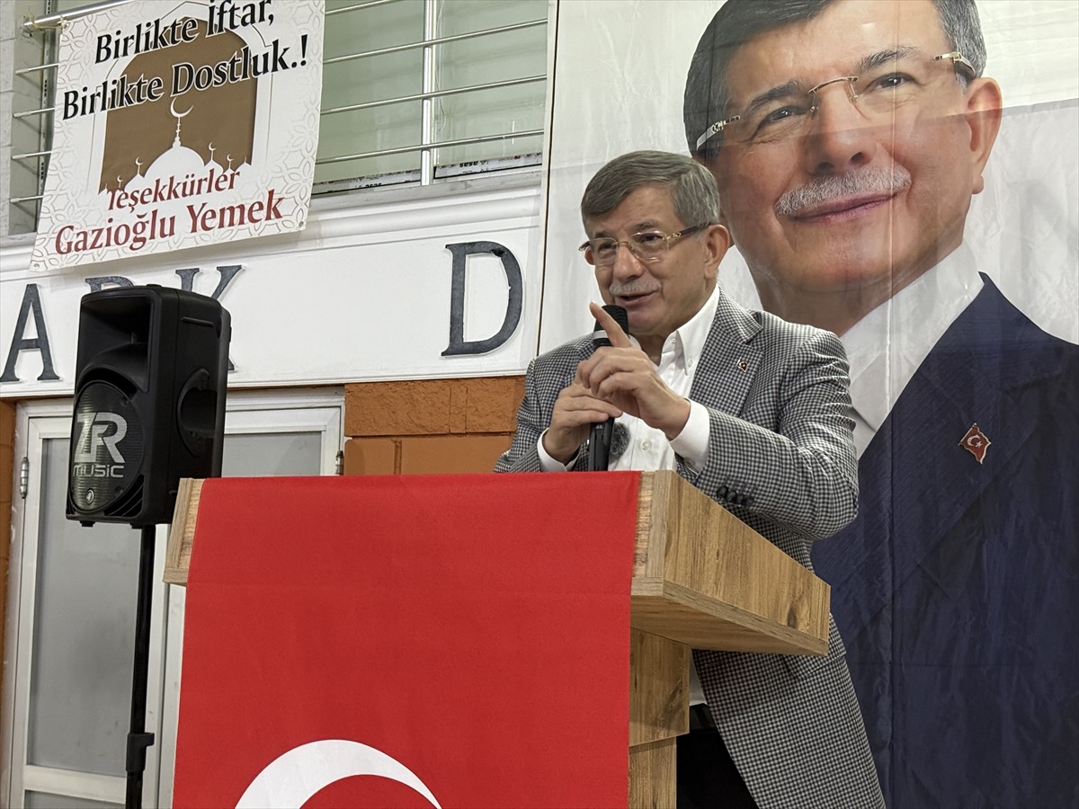 Gelecek Partisi Genel Başkanı Ahmet Davutoğlu, partisince Tekirdağ'ın Muratlı ilçesinde bir düğün...