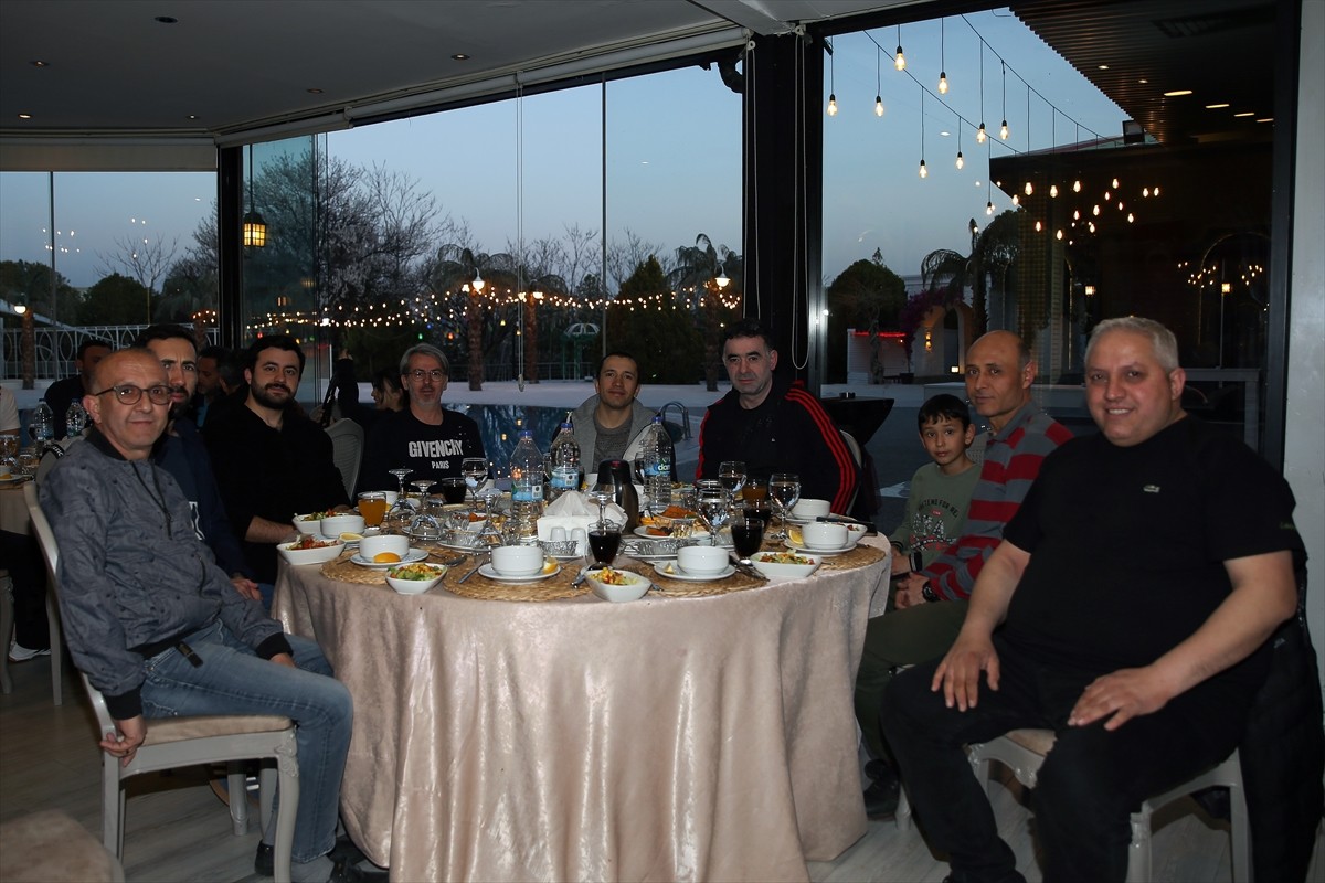 Gençlerbirliği Kulübü, kuruluşunun 102. yılını sosyal tesislerinde emektar çalışanlarıyla...