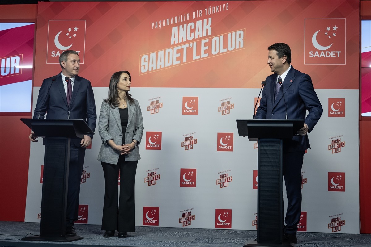 Halkların Eşitlik ve Demokrasi Partisi (DEM) Eş Genel Başkanları Tülay Hatimoğulları, Tuncer...