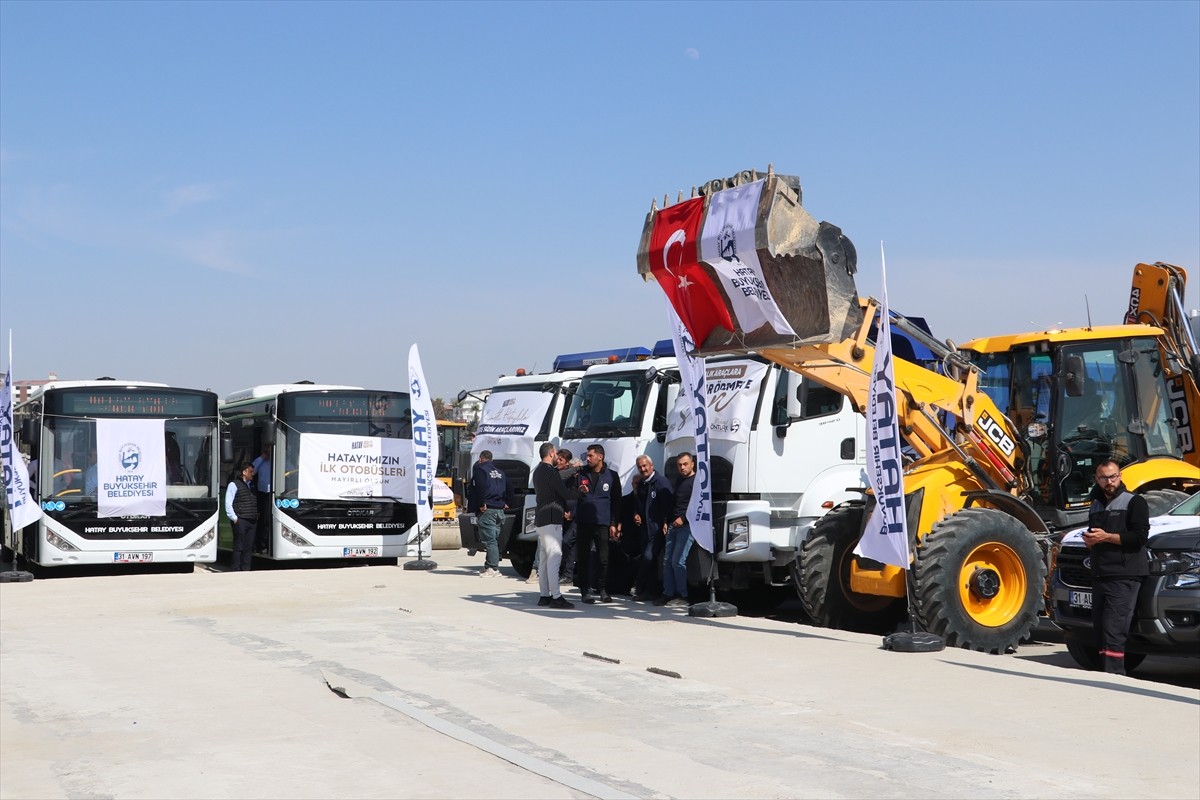 Hatay Büyükşehir Belediyesi tarafından çeşitli hizmetlerde kullanılmak üzere satın alınan otobüs...