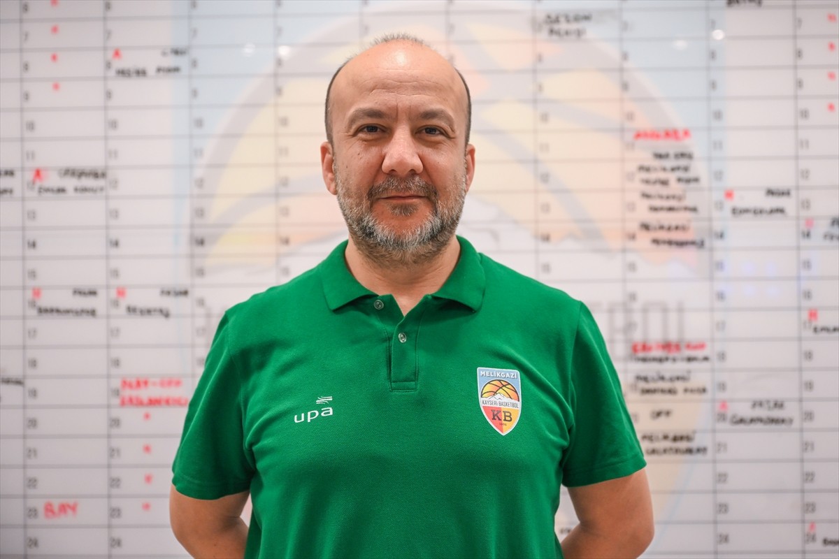 ING Kadınlar Basketbol Süper Ligi ekiplerinden Melikgazi Kayseri Basketbol'un başantrenörü Emre...