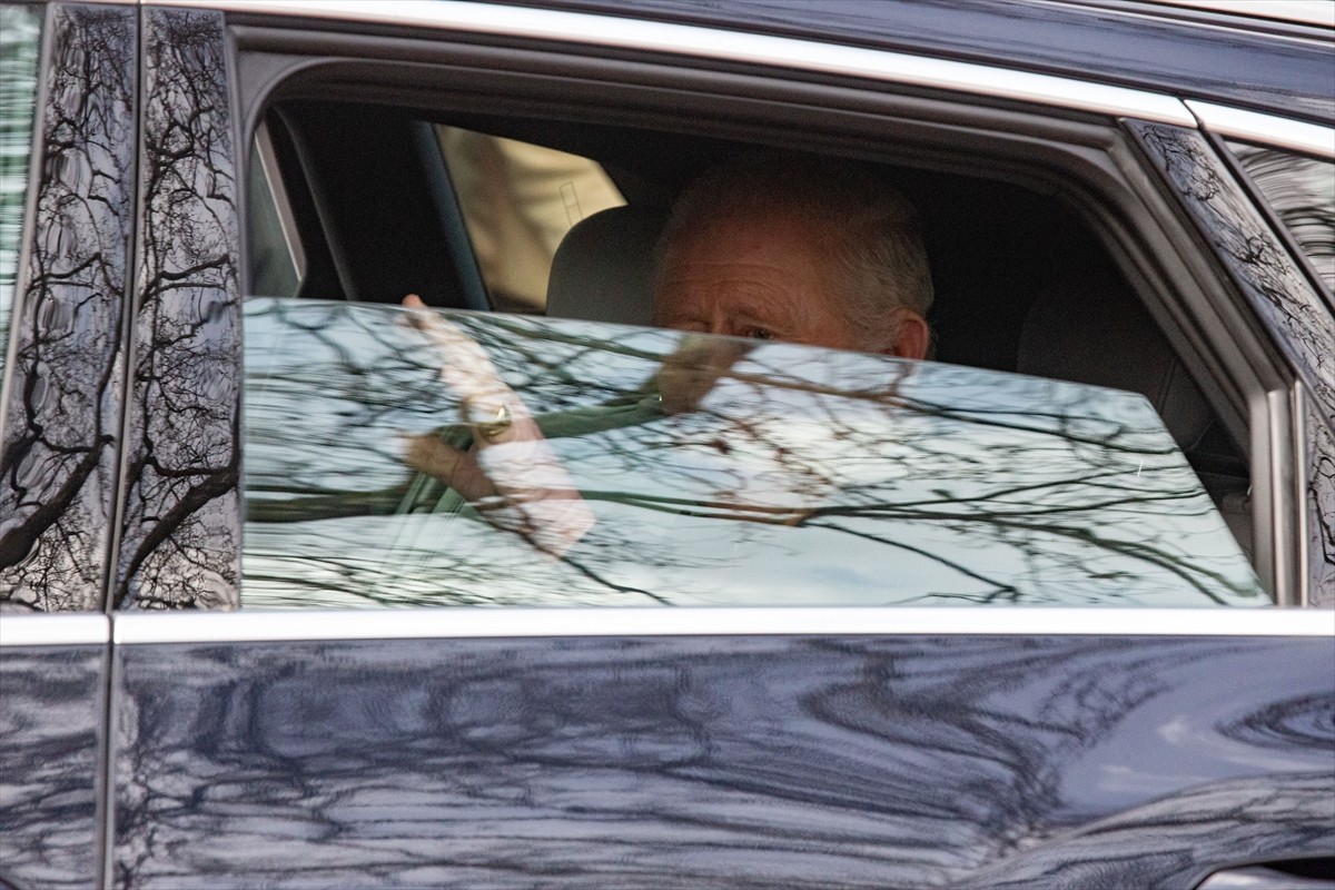 İngiltere Kralı 3. Charles, aldığı kanser tedavisinde geçici yan etkiler yaşaması üzerine...