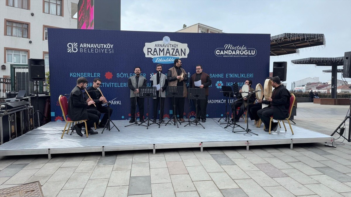 İstanbul'daki 39 ilçe belediyesi, "on bir ayın sultanı" ramazan boyunca birçok noktada iftar...