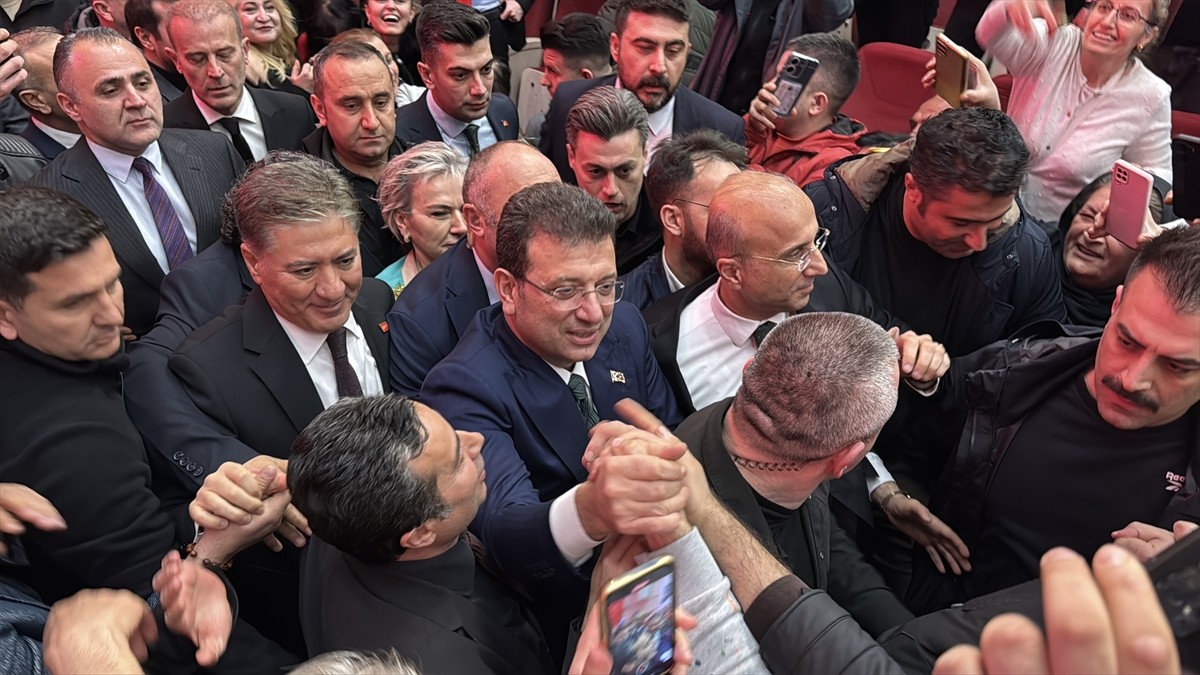 İstanbul Büyükşehir Belediye Başkanı Ekrem İmamoğlu, partisinin cumhurbaşkanlığı adaylığı ön seçim...