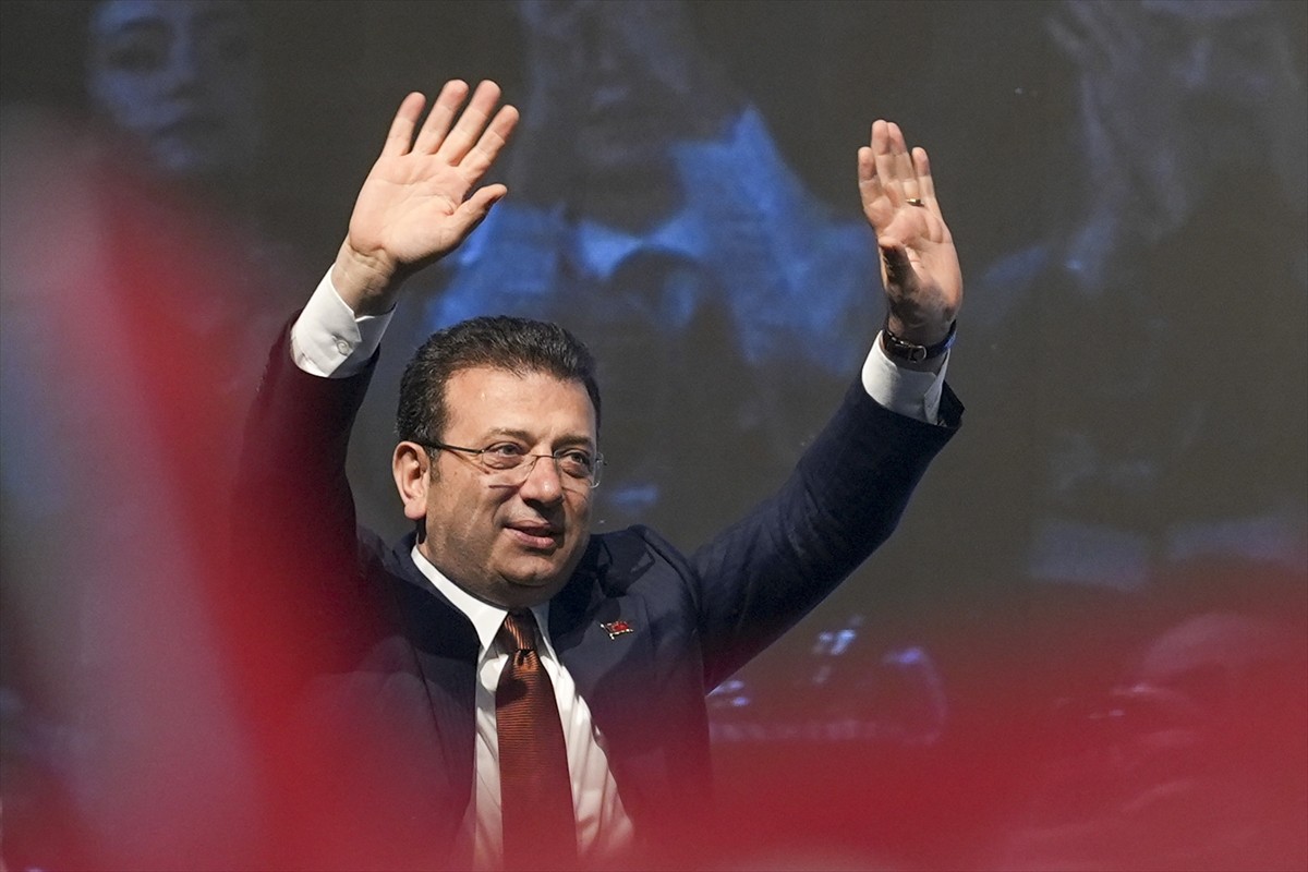 İstanbul Büyükşehir Belediye (İBB) Başkanı Ekrem İmamoğlu, CHP'nin cumhurbaşkanı adayını...