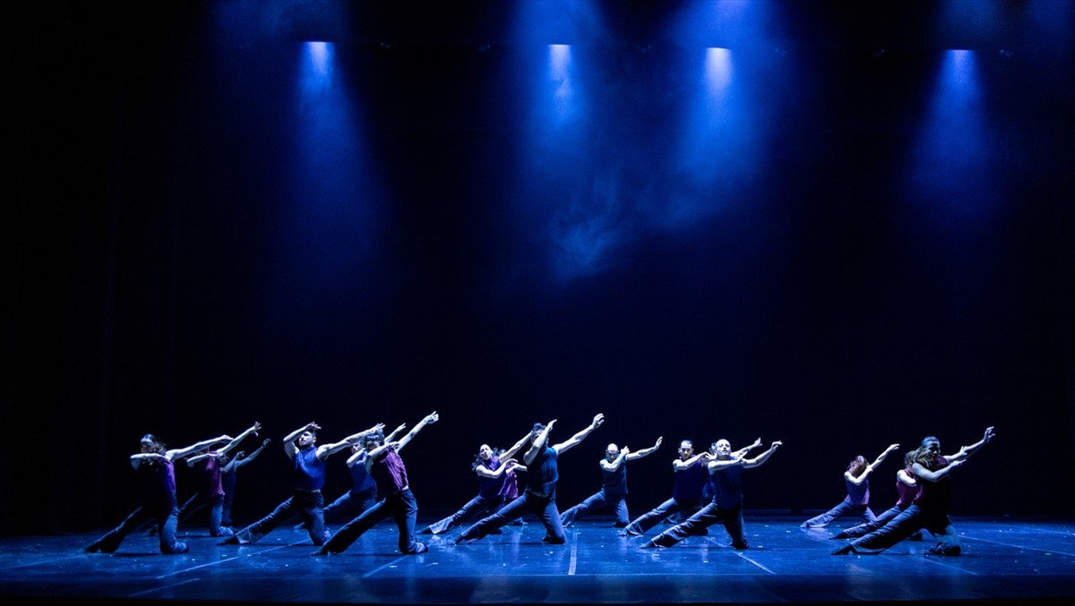 İstanbul Devlet Opera ve Balesi (İDOB) Modern Dans Topluluğu (MDTistanbul), yenilenmiş içeriğiyle...