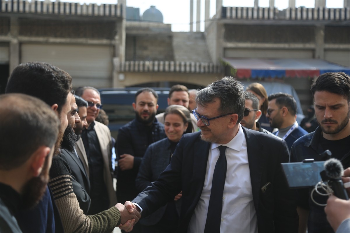İtalya'nın Şam Büyükelçisi Stefano Ravagnan, Dünya Sağlık Örgütü (DSÖ) heyetiyle İdlib'in...