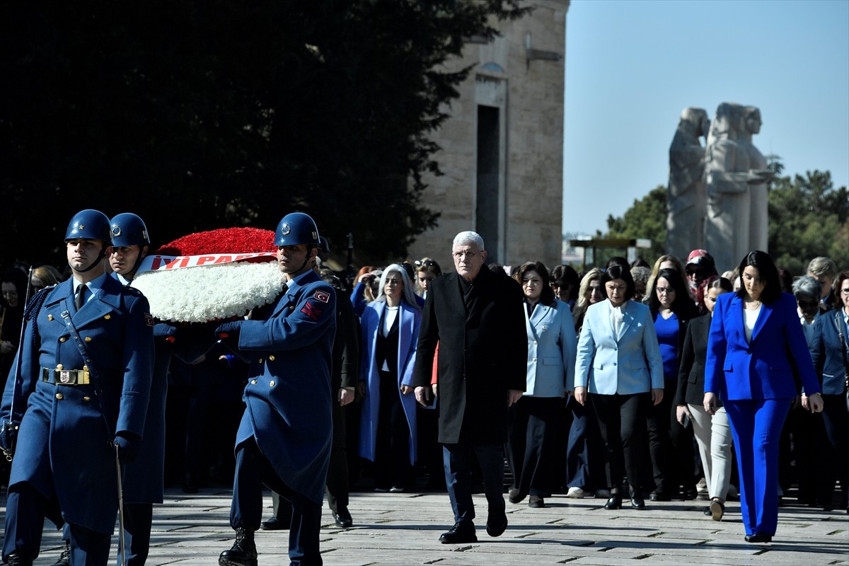 İYİ Parti Genel Başkanı Müsavat Dervişoğlu, 8 Mart Dünya Kadınlar Günü dolayısıyla kadın başkanlık...