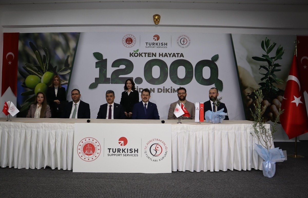 İzmir'de Adalet Bakanlığı İşyurtları Kurumu ile THY Destek Hizmetleri A.Ş'nin yürüttüğü "Kökten...