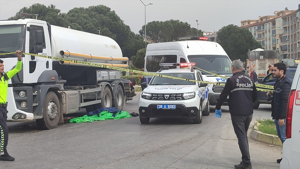 İzmir'in Ödemiş ilçesinde kamyonun çarptığı yaya hayatını kaybetti.