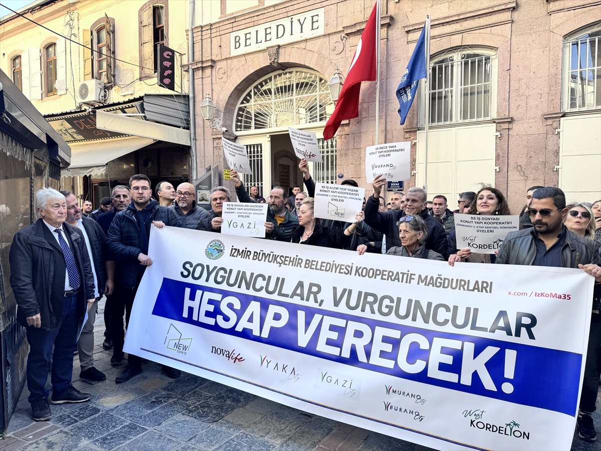 İzmir Büyükşehir Belediyesinin kendilerini mağdur ettiğini ileri süren 6 ayrı yapı kooperatifinin...