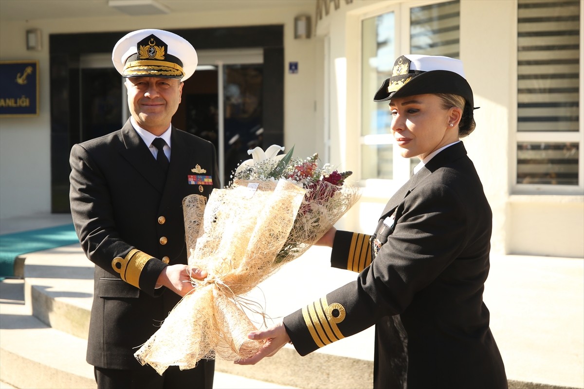 Kadın deniz astsubayları ile Milli Savunma Üniversitesi Deniz Harp Okulunun kadın öğrencileri, 8...