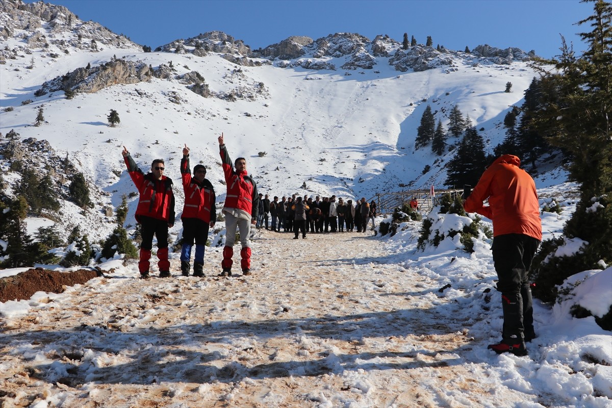 Kahramanmaraş'ta 16 yıl önce helikopterin düşmesi sonucu hayatını kaybeden Büyük Birlik Partisi...