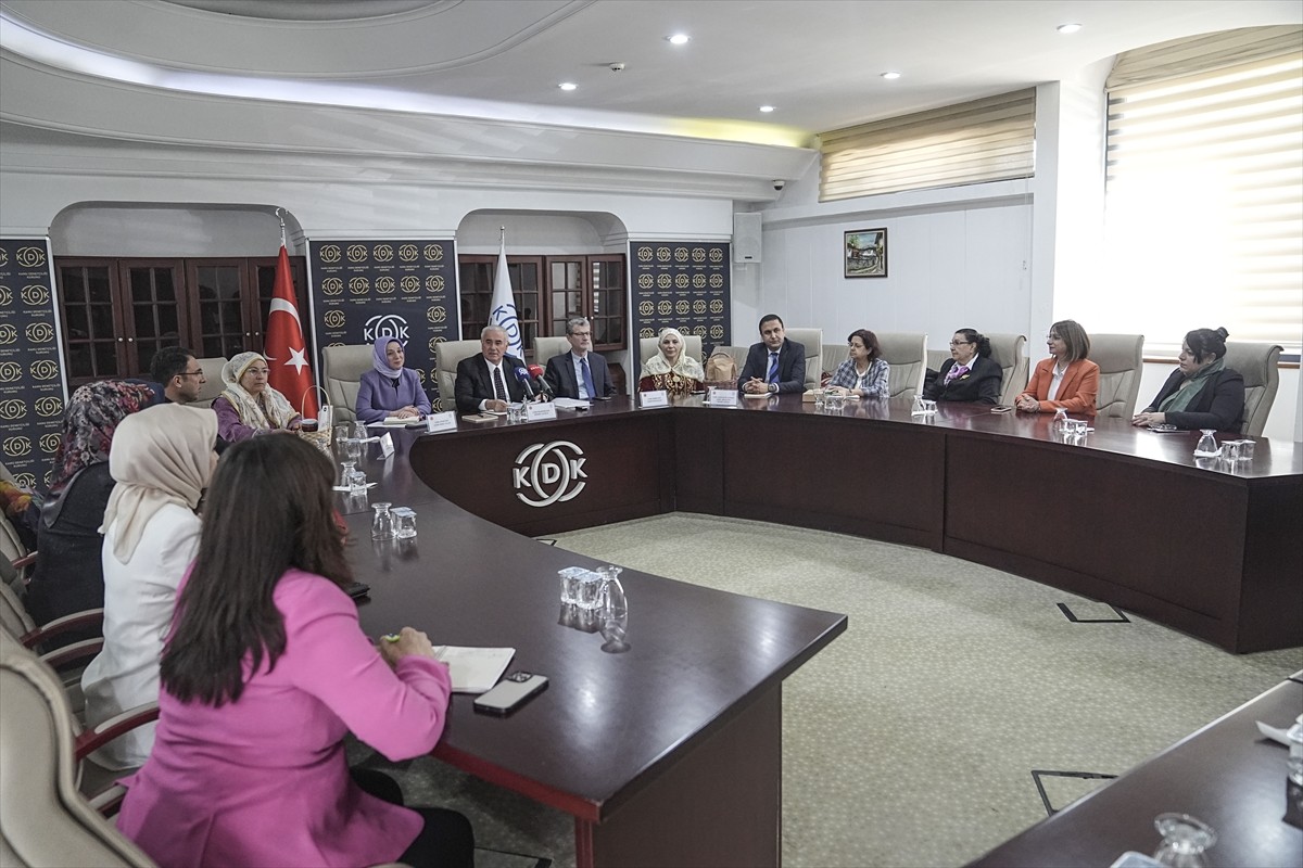 Kamu Başdenetçisi Mehmet Akarca, 8 Mart Dünya Kadınlar Günü dolayısıyla 12 kadın kooperatifi...