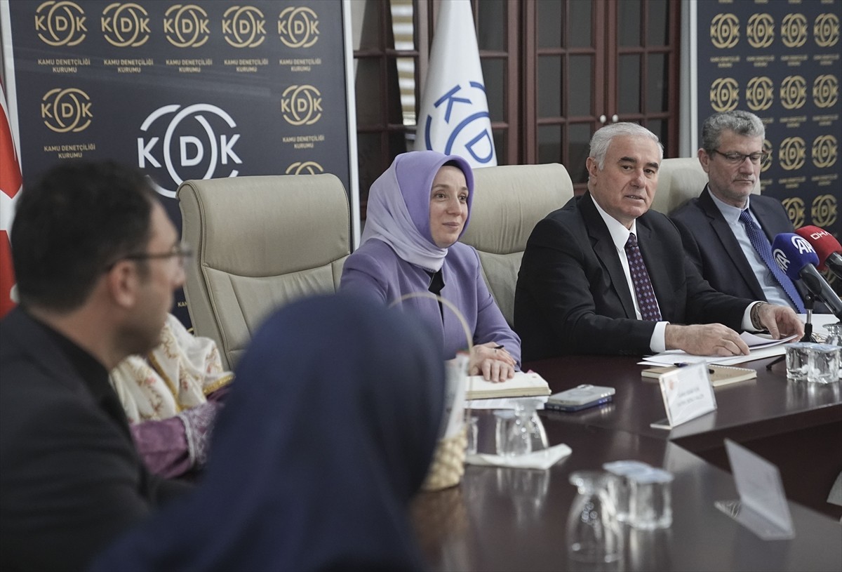 Kamu Başdenetçisi Mehmet Akarca, 8 Mart Dünya Kadınlar Günü dolayısıyla 12 kadın kooperatifi...