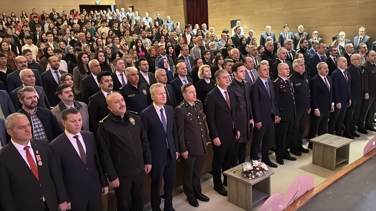 Karabük'te, 18 Mart Şehitleri Anma Günü ve Çanakkale Deniz Zaferi'nin 110. yıl dönümü dolayısıyla...