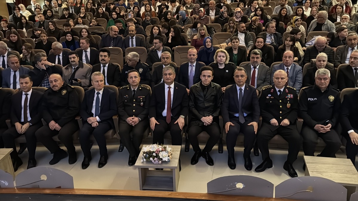 Karabük'te, 18 Mart Şehitleri Anma Günü ve Çanakkale Deniz Zaferi'nin 110. yıl dönümü dolayısıyla...