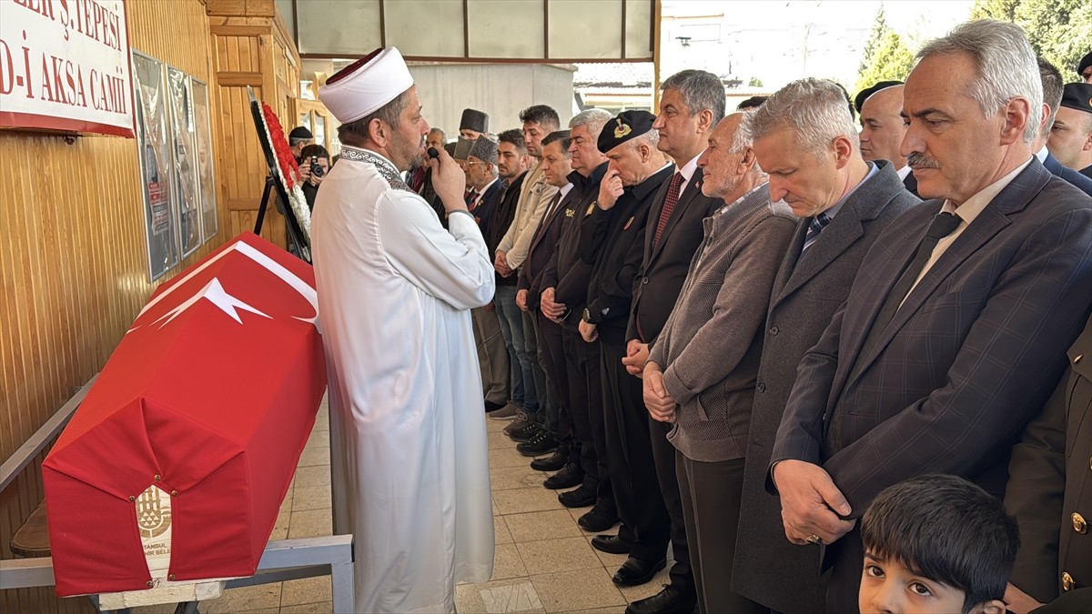 Karabük'te 79 yaşında vefat eden Kıbrıs gazisi Kazım Sezer'in cenazesi,  5000 Evler Cumhuriyet...
