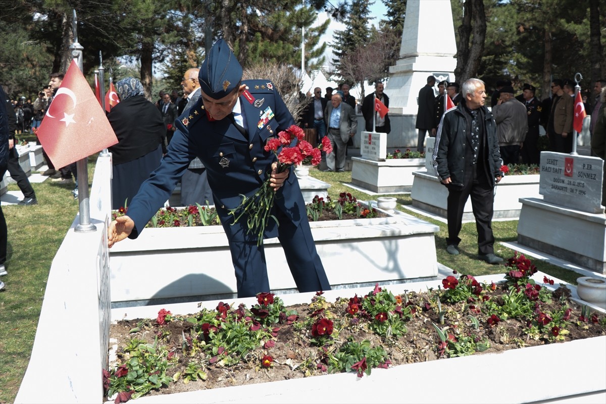 Kayseri'de 18 Mart Şehitleri Anma Günü ve Çanakkale Deniz Zaferi'nin 110. yıl dönümü dolayısıyla...