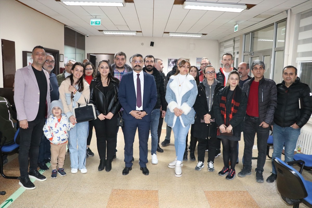  Kayseri'de kanser hastası çocuklar için bir araya gelen öğretmenler, kan bağışında...