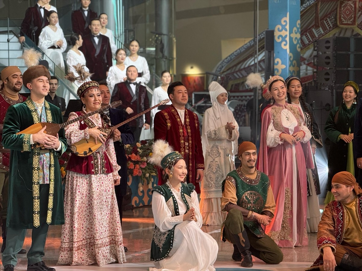 Kazakistan'ın başkenti Astana'da faaliyet gösteren 80'den fazla büyükelçiliğin misyon şefi ve...