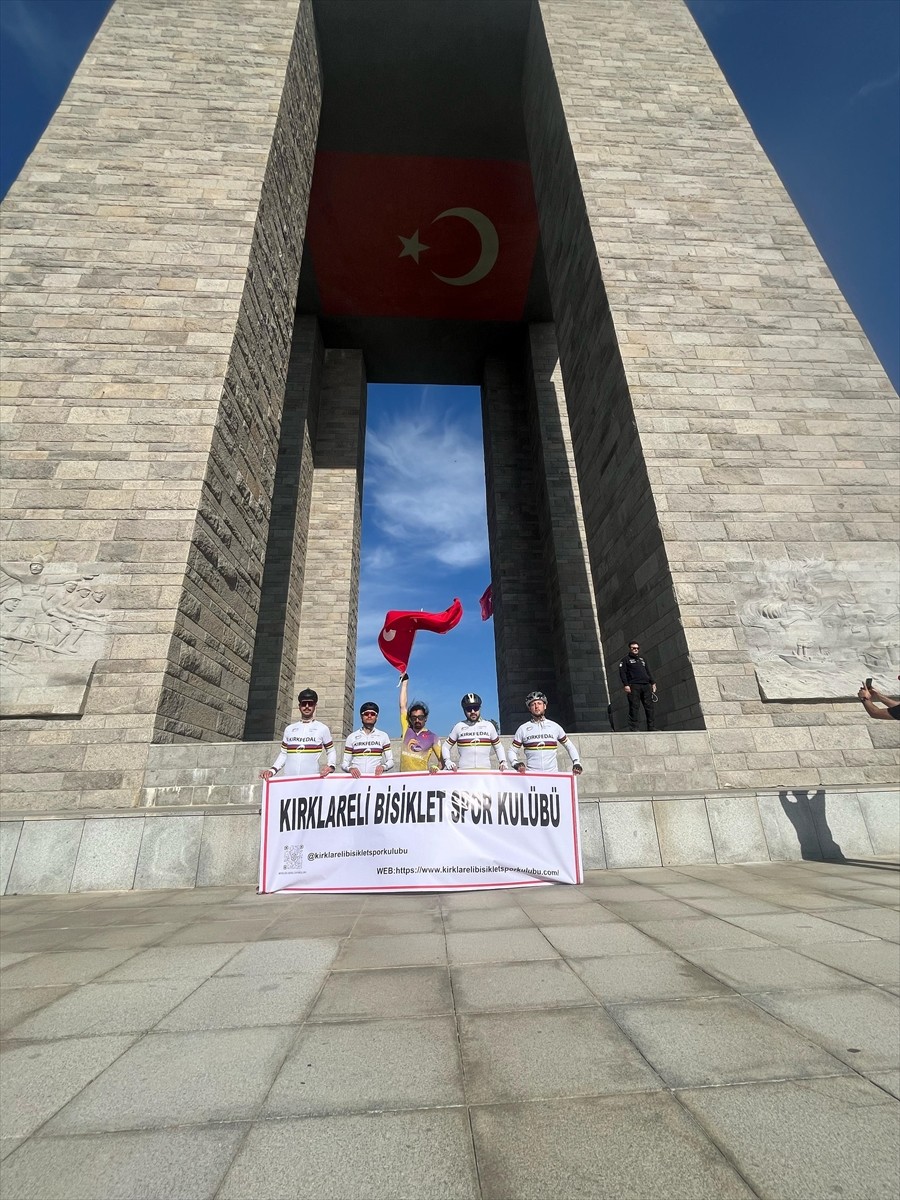 Kırklarelili bisikletçiler, 18 Mart Şehitleri Anma Günü ve Çanakkale Deniz Zaferi dolayısıyla...