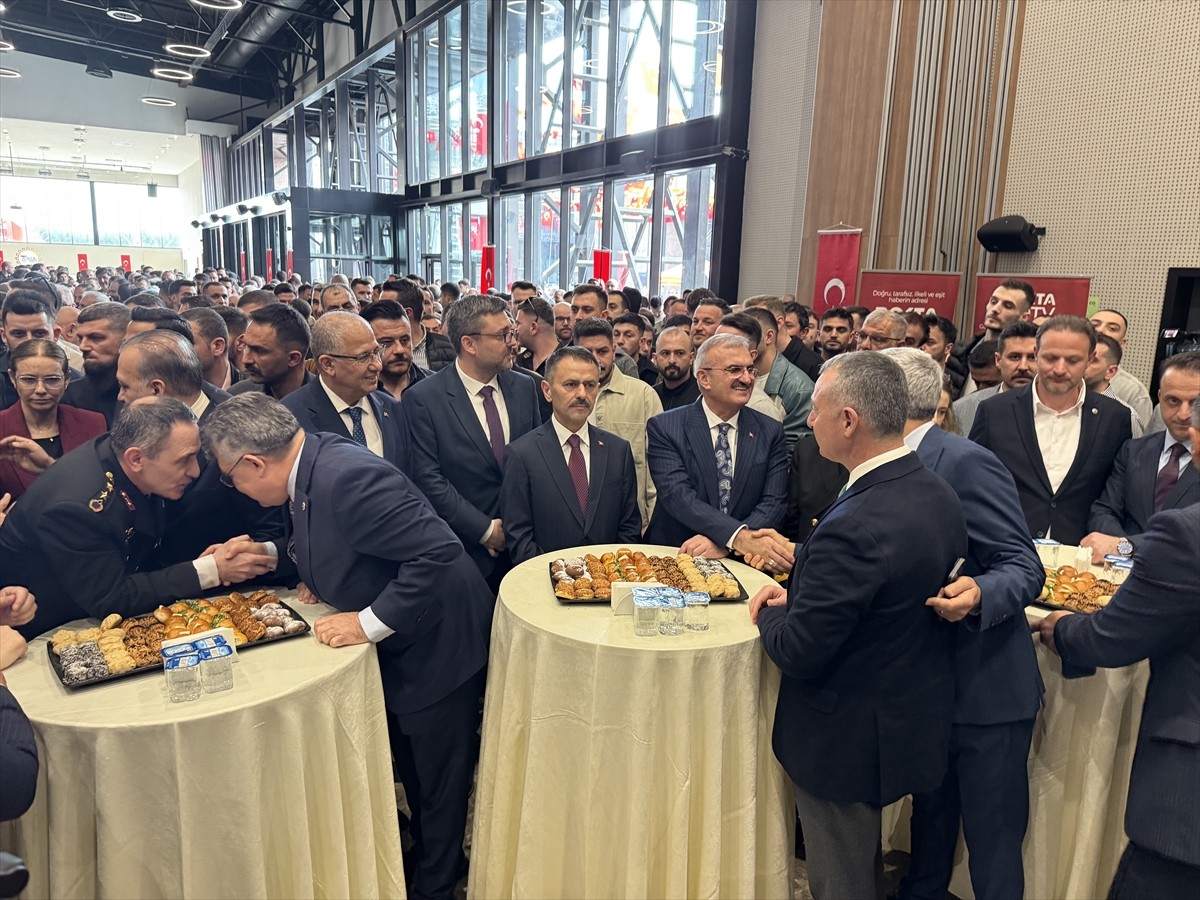 Kocaeli Valiliği, Büyükşehir Belediyesi ve Kent Konseyince 40. Geleneksel Kent Bayramlaşması...