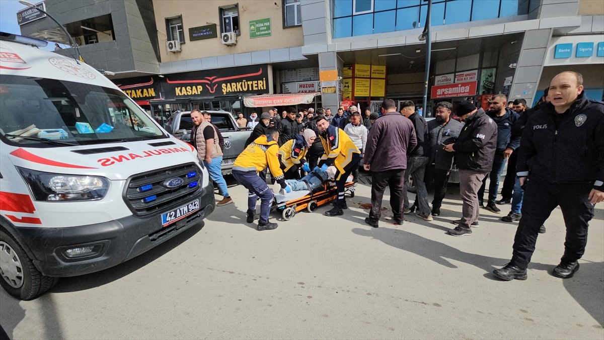 Konya'nın Kulu ilçesinde akraba olan ramazan davulcuları arasında çıkan kavgada 15 kişi...