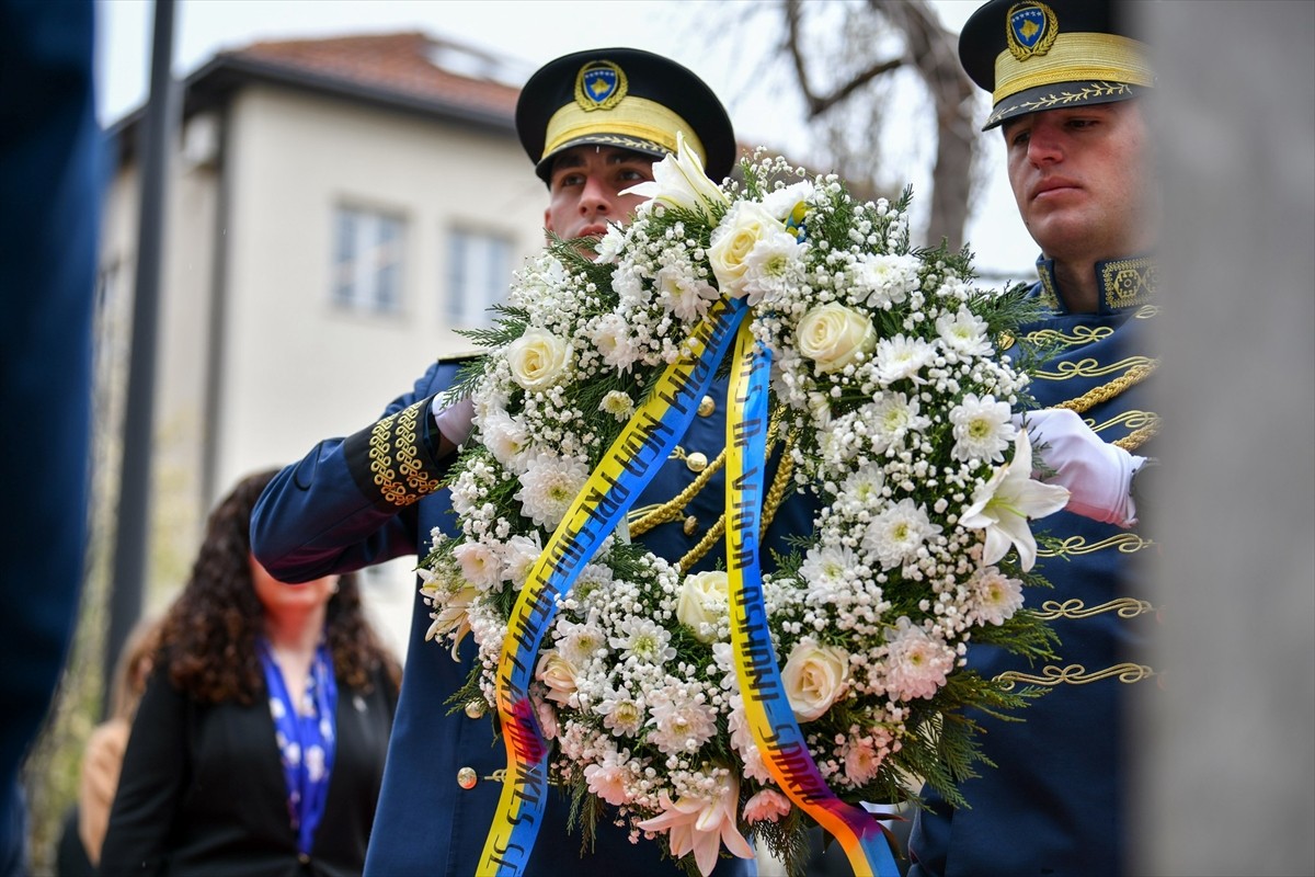 Kosova Cumhurbaşkanı Vjosa Osmani, NATO'nun Yugoslavya Federal Cumhuriyeti'nin stratejik öneme...