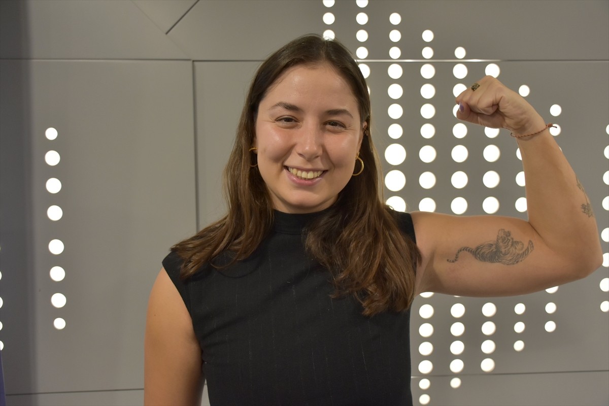 Küçük yaşlarda başladıkları sporda önemli başarılara imza atan ultra maraton yüzücüleri Bengisu...