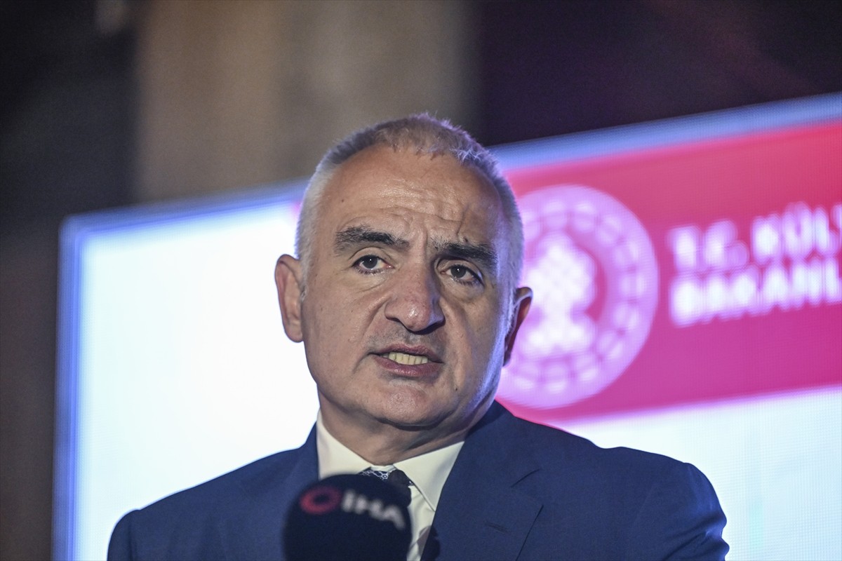 Kültür ve Turizm Bakanı Mehmet Nuri Ersoy, Vakıflar Genel Müdürlüğünün Sultanahmet'te düzenlediği...