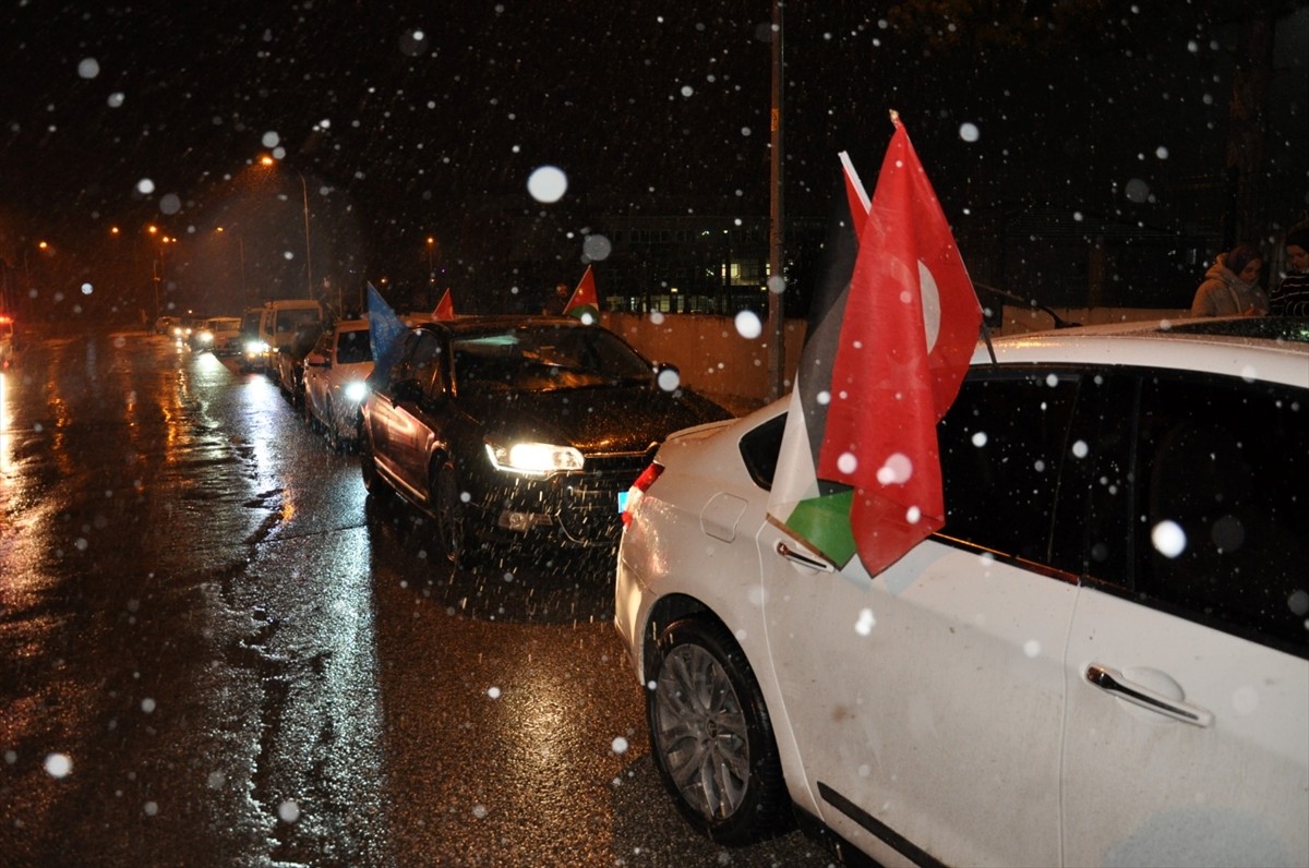 Kütahya'da, İsrail'in Filistin ve Gazze'ye yönelik saldırılarını protesto amacıyla konvoy...