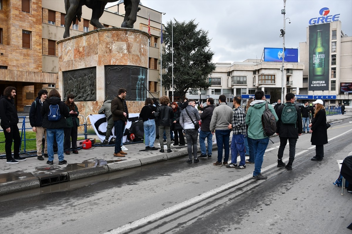Kuzey Makedonya'nın doğusundaki Koçani'de 59 kişinin hayatını kaybettiği, 170'ten fazla kişinin...