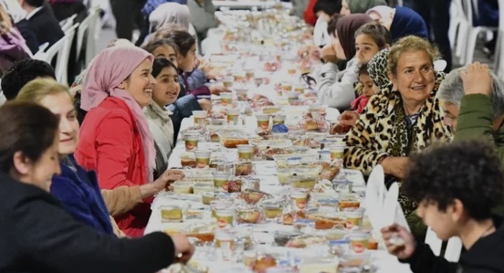 Manisa'da Ramazan Boyunca Ücretsiz İftar Desteği: Son 4 Gün