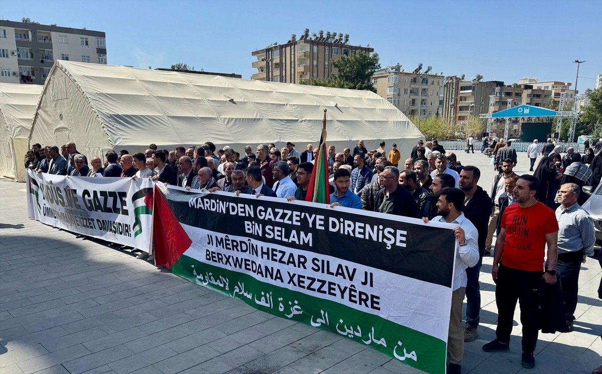 Mardin'de, İsrail'in Gazze'ye yönelik saldırıları protesto edildi. Mardin Sivil Toplum Kuruluşları...