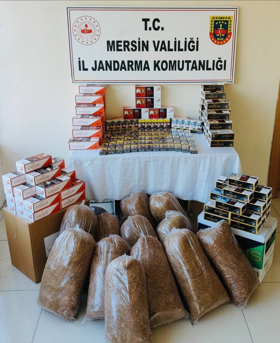 Mersin'de 30 bin 180 makaron (filtreli sigara kağıdı) ele geçirildi, 3 şüpheli gözaltına alındı....