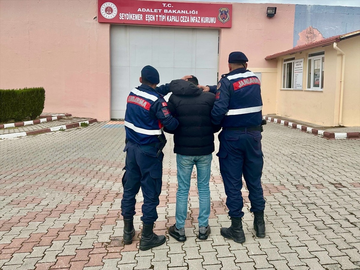 Muğla'nın Fethiye ilçesinde, 14 yıl 6 ay 10 gün kesinleşmiş hapis cezası bulunan hükümlü...